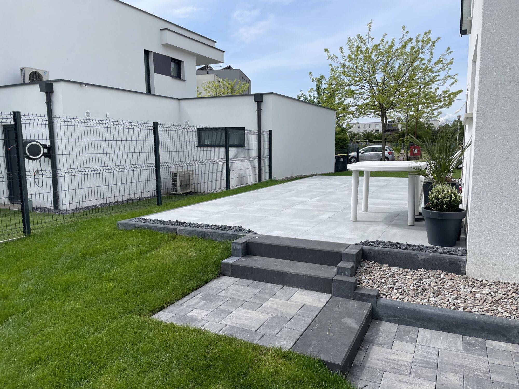 Installation d&#8217;un large choix de piscine et terrasse aux environs de Saint-Louis et Colmar Illzach 1